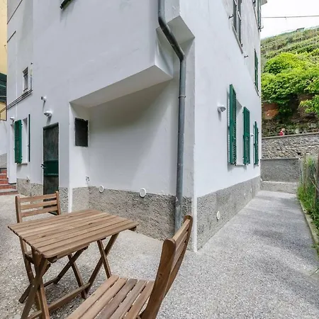 Joivy Family Flat With Little Patio, Cinque Terre * Vernazza