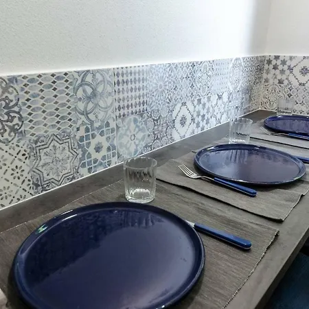 Joivy Family Flat With Little Patio, Cinque Terre Apartment Vernazza