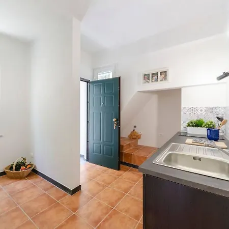 Joivy Family Flat With Little Patio, Cinque Terre *