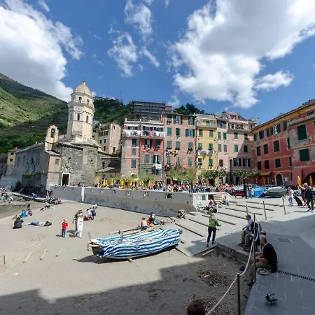 Joivy Family Flat With Little Patio, Cinque Terre *